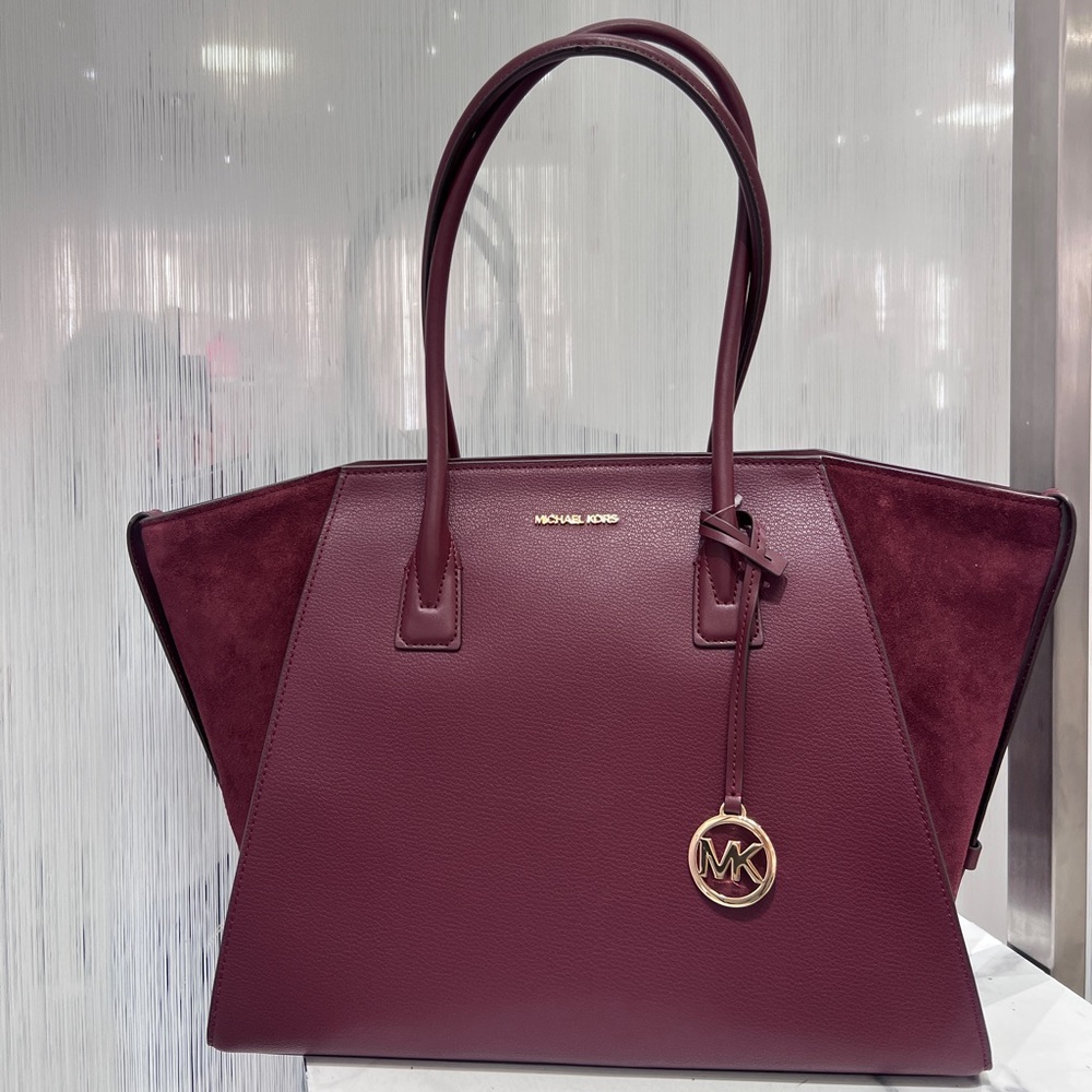 MICHAEL KORS Avril Extra-Large Leather and Suede Tote Bag